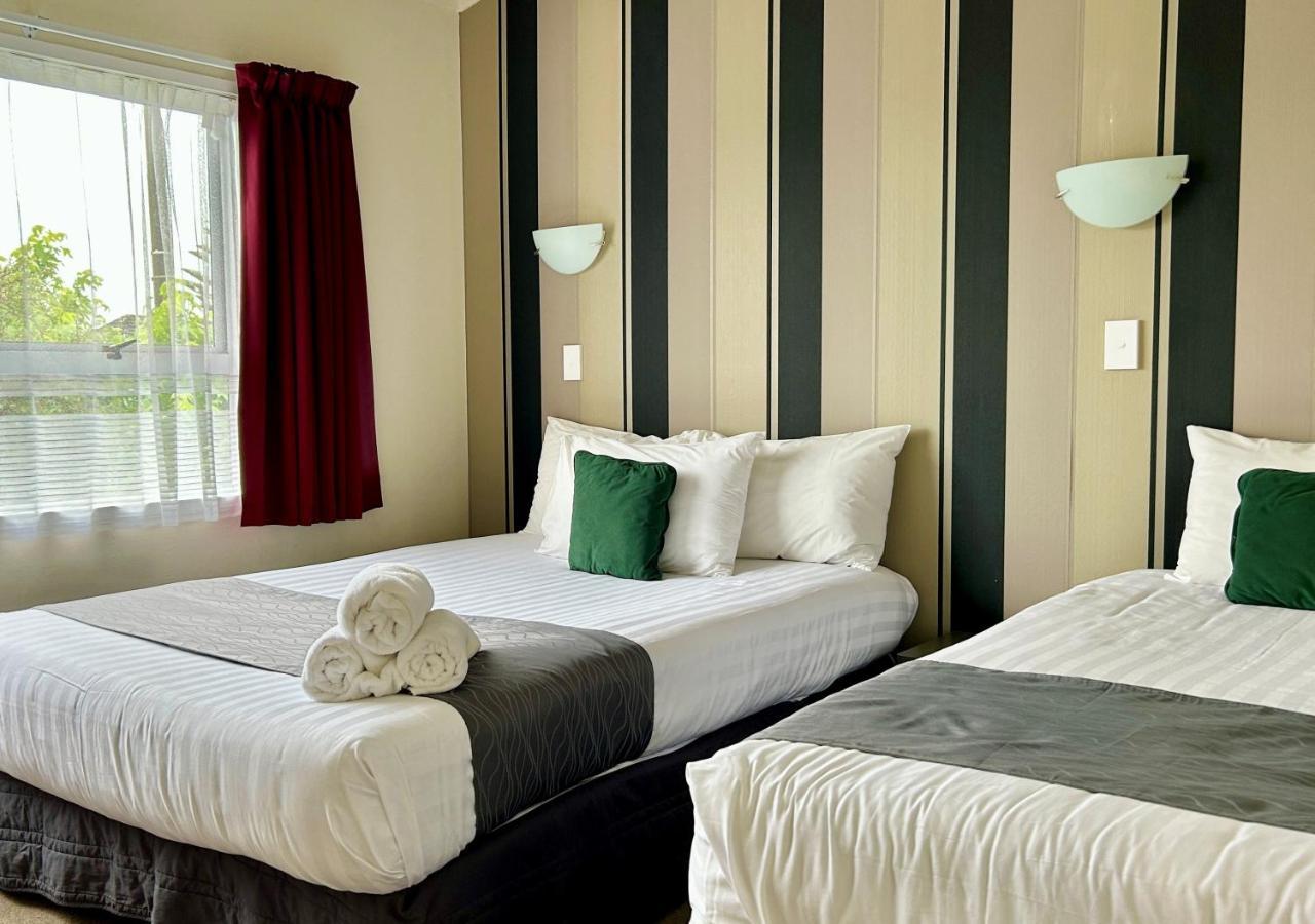 Parkside Motel And Apartments New Plymouth Bagian luar foto
