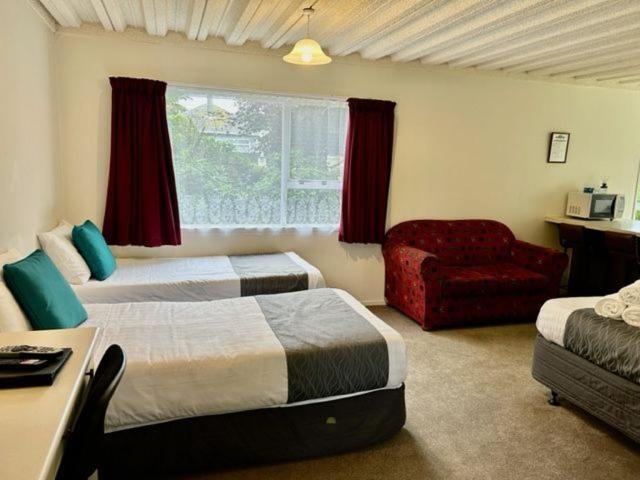 Parkside Motel And Apartments New Plymouth Bagian luar foto